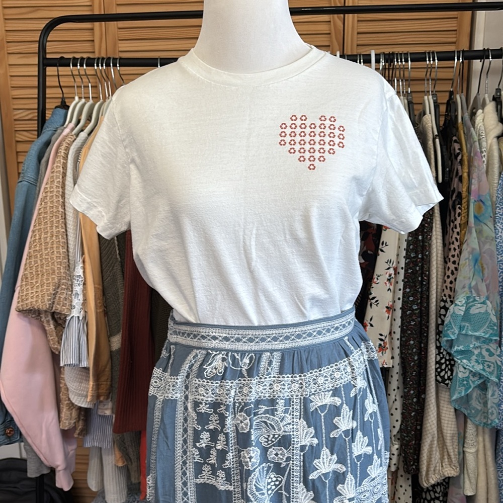 ☀️SOLD☀️ Anthropologie Upcycle Heart Tshirt - Picture 3 of 8
